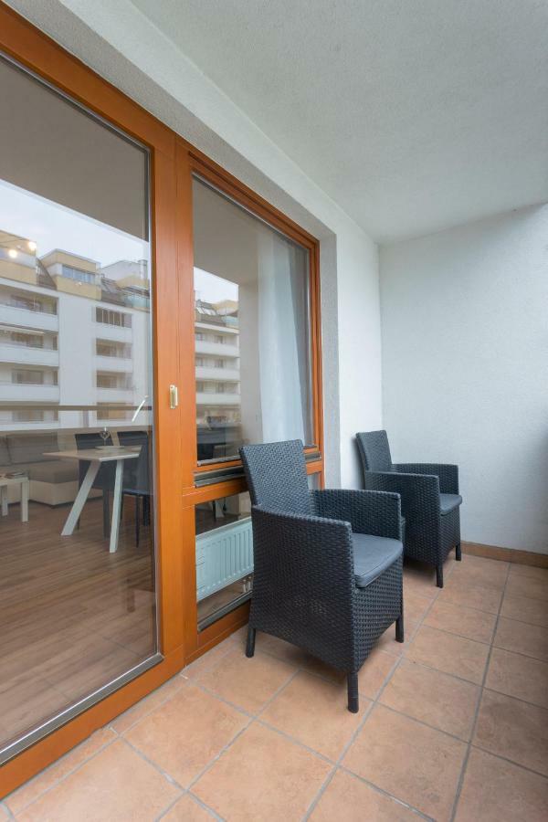 Spacious With Balcony Apartment Vienna