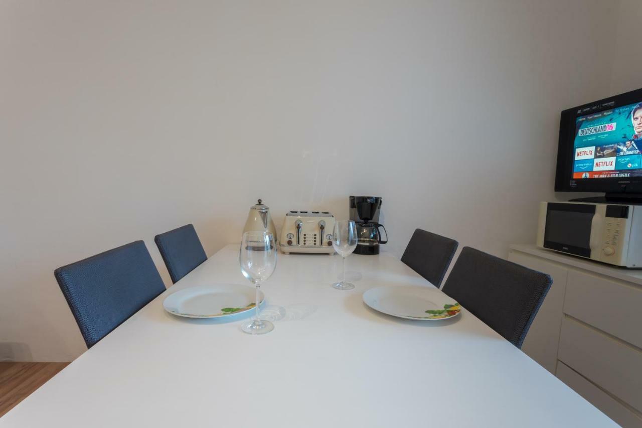 Apartment Spacious With Balcony Vienna